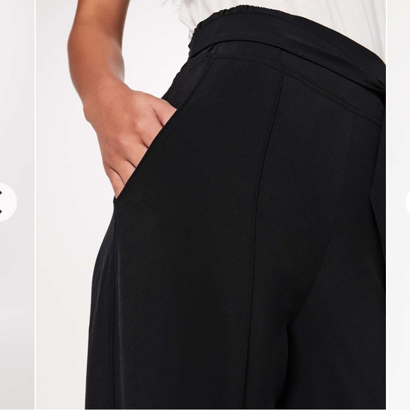 Lululemon Noir Pant
Black - Picture 3 of 16